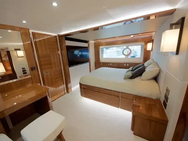 Sunseeker 75 Yacht