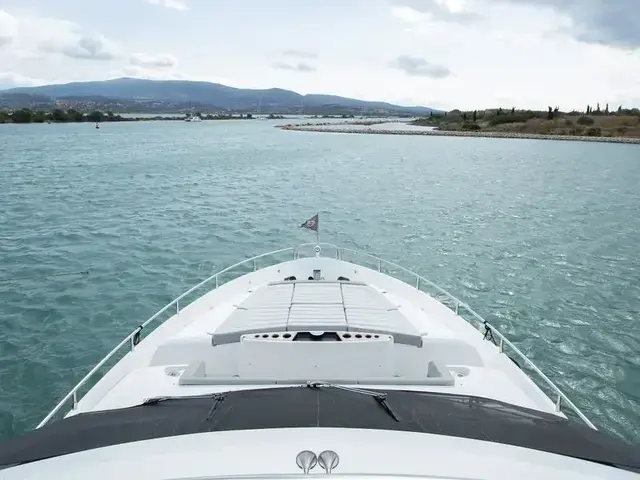 Sunseeker 75 Yacht