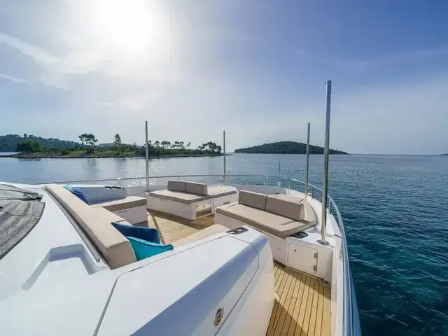 Sunseeker 76 Yacht