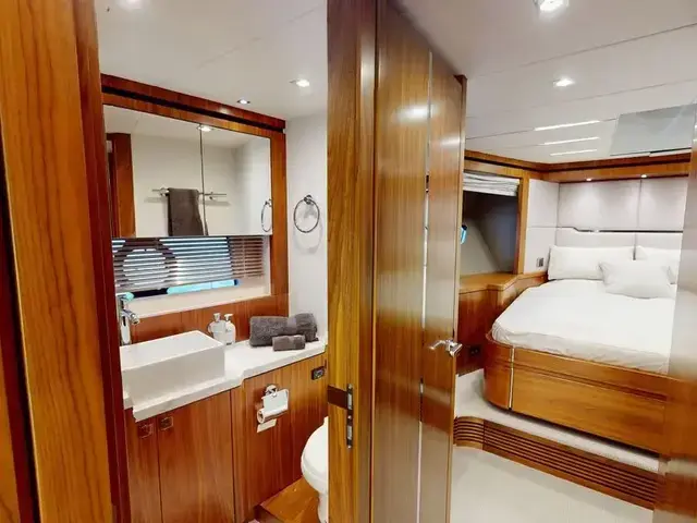 Sunseeker 68 Sport Yacht