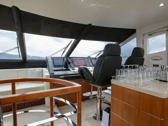 Sunseeker 75 Yacht