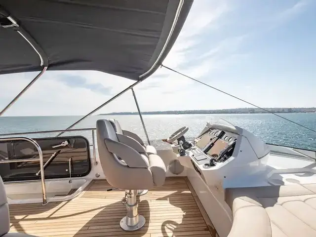 Sunseeker 68 Sport Yacht