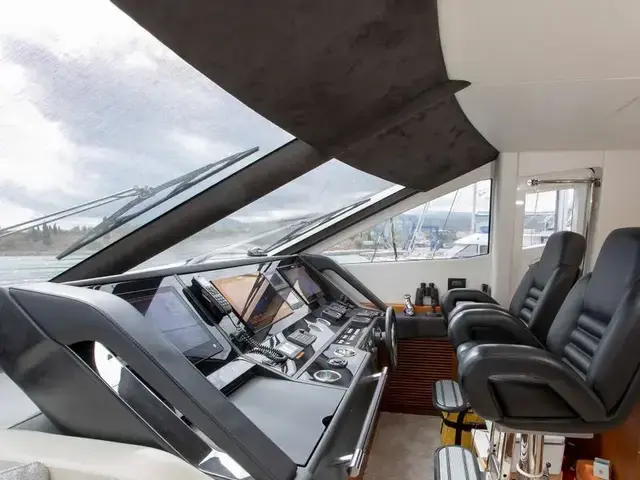 Sunseeker 75 Yacht