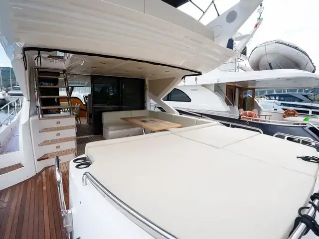 Sunseeker 68 Sport Yacht