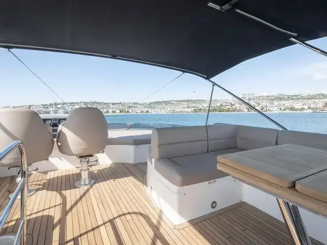 Sunseeker 68 Sport Yacht