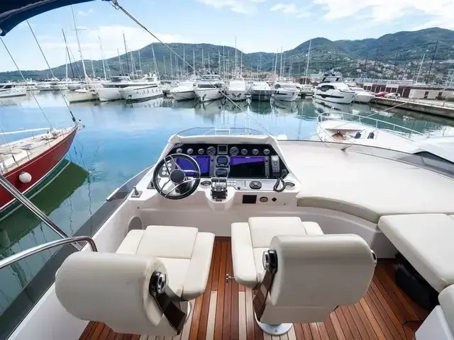 Sunseeker 68 Sport Yacht