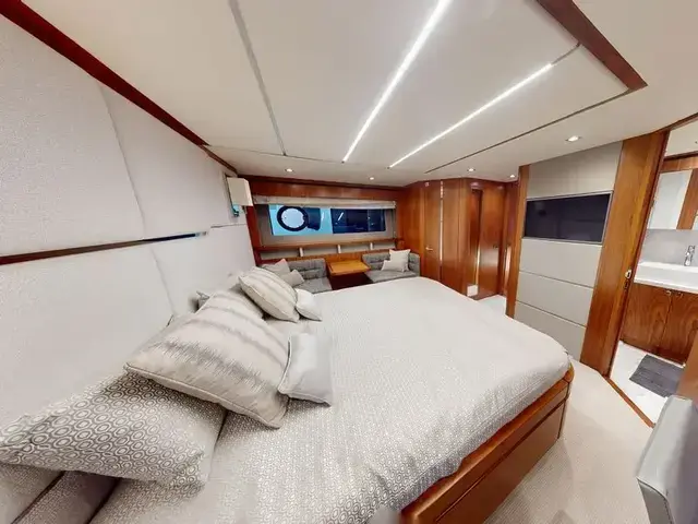 Sunseeker 68 Sport Yacht