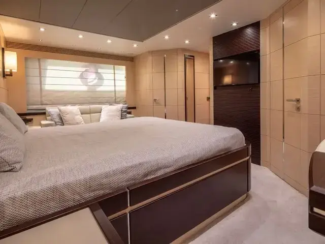 Sunseeker 68 Sport Yacht