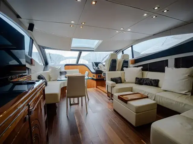 Sunseeker 68 Sport Yacht