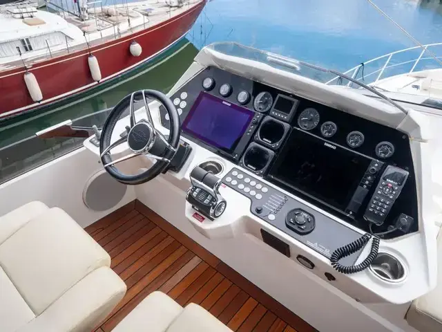 Sunseeker 68 Sport Yacht