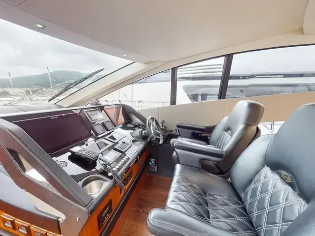 Sunseeker 68 Sport Yacht