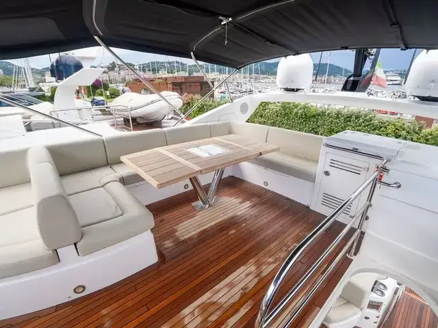 Sunseeker 68 Sport Yacht