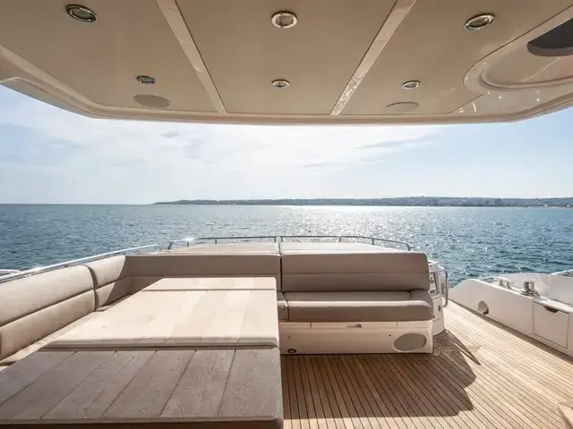 Sunseeker 68 Sport Yacht