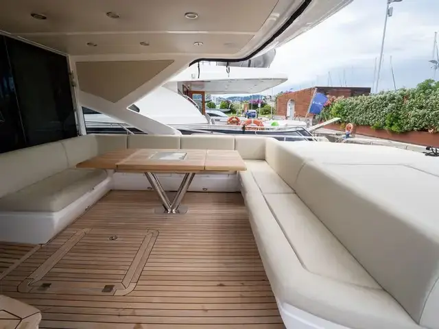 Sunseeker 68 Sport Yacht