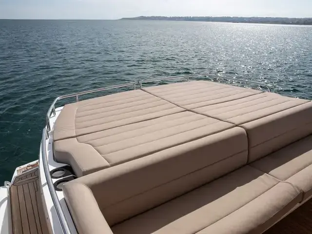 Sunseeker 68 Sport Yacht