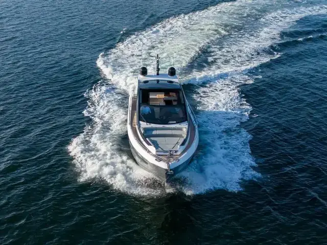 Sunseeker Predator 65