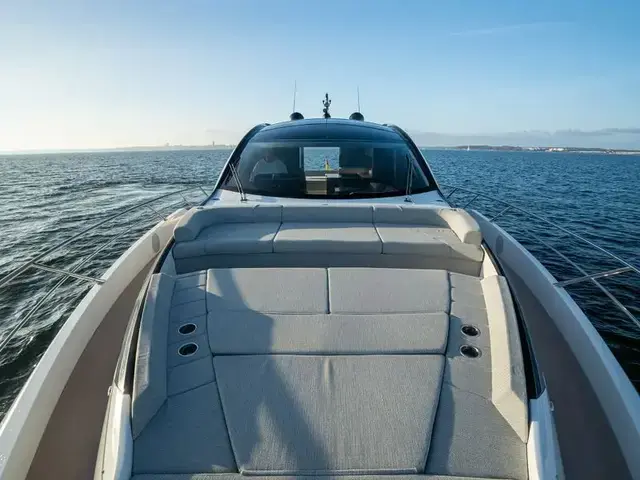 Sunseeker Predator 65