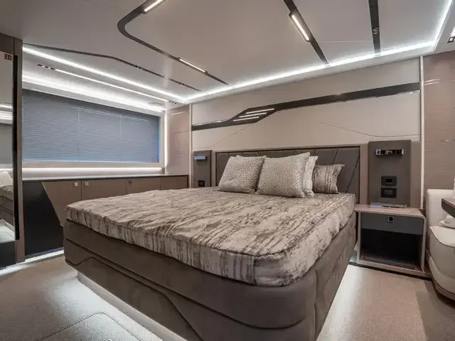 Sunseeker Predator 65