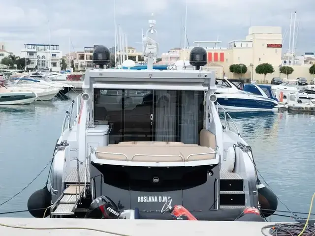 Sunseeker Predator 64