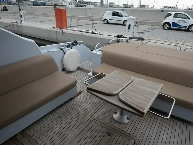 Sunseeker Predator 64