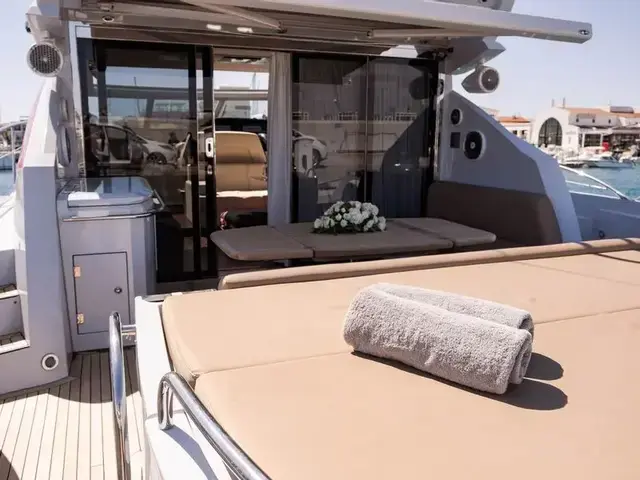 Sunseeker Predator 64