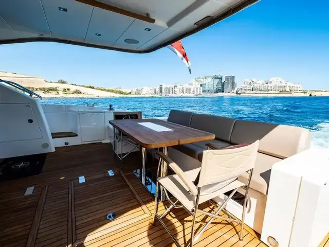 Fairline Squadron 65