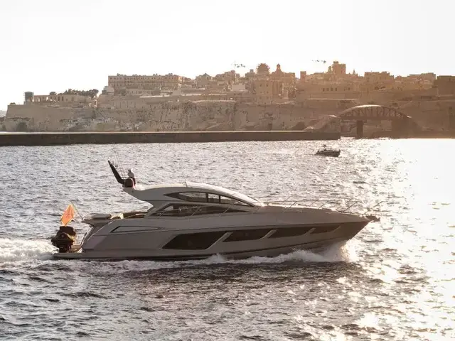 Sunseeker Predator 57