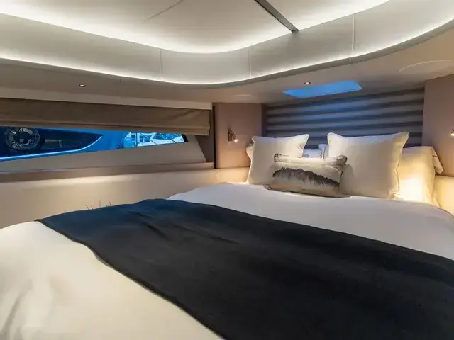 Sunseeker Predator 55