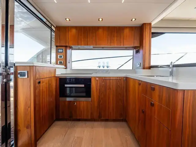 Sunseeker Manhattan 52