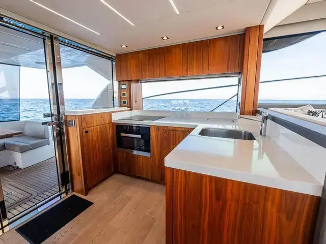 Sunseeker Manhattan 52