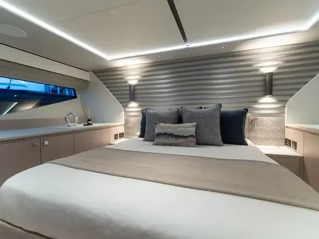 Sunseeker Predator 55