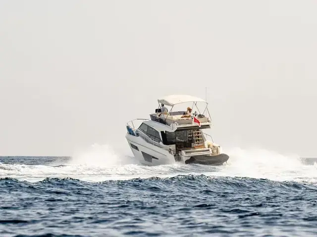 Ferretti Yachts 500