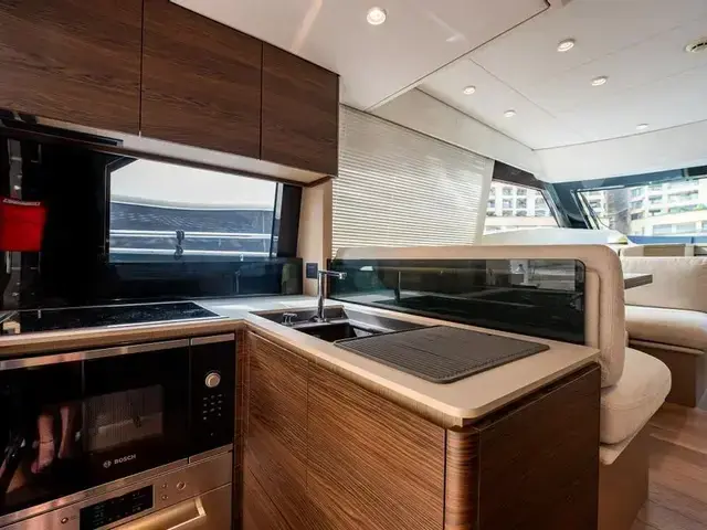 Ferretti Yachts 500