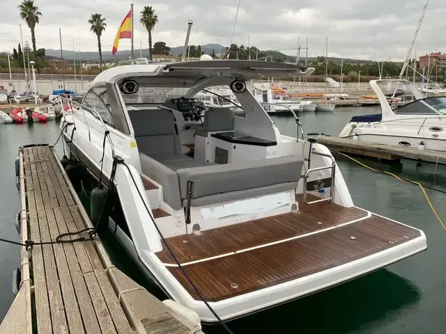 Sealine S330