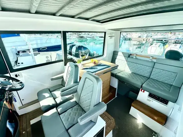 Axopar 37 Cross Cabin