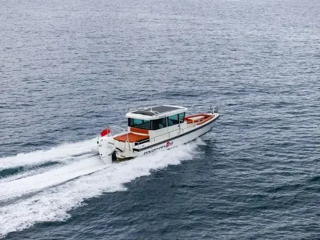 Axopar 28 Cabin