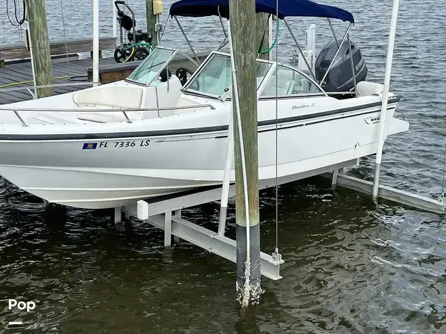 Boston Whaler Dauntless 17