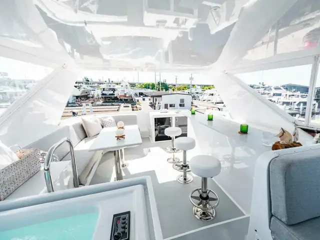 Hatteras Motor Yacht