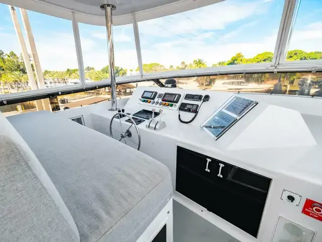 Hatteras Motor Yacht