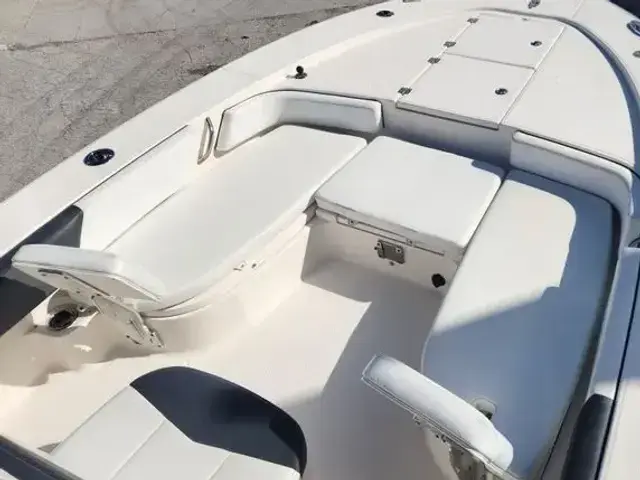 Robalo 246 Cayman SD