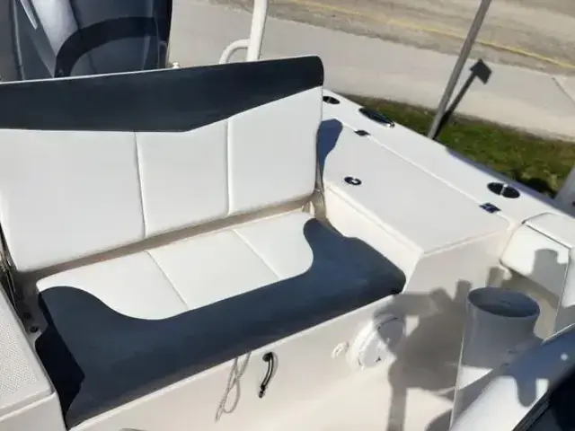 Robalo 246 Cayman SD