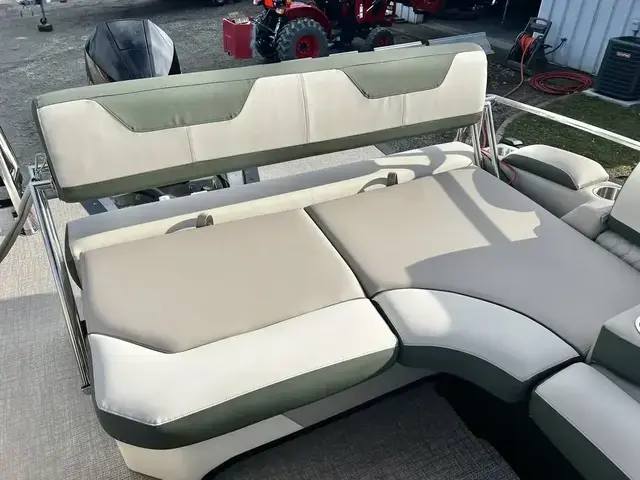 Avalon Catalina 23' Cruise Rear Bench - Triple Toon - IN STOCK