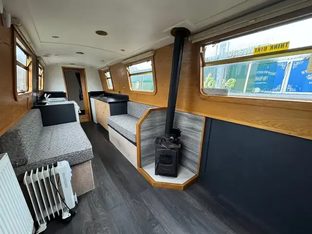 XR & D Boat Builders Narrowboat