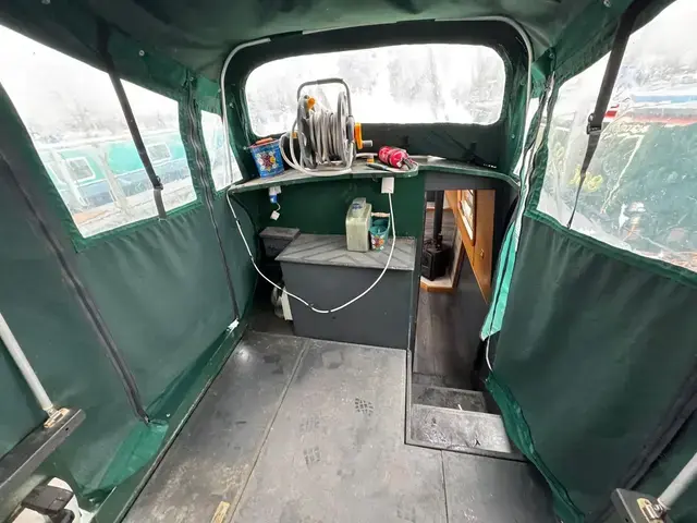 XR & D Boat Builders Narrowboat