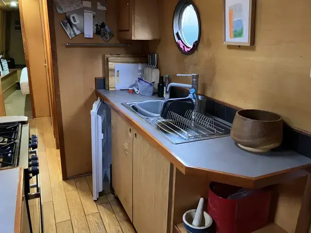 Stenson Narrowboat