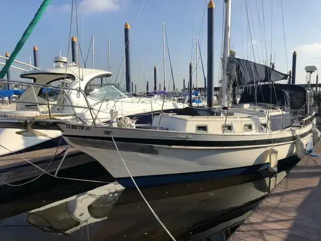 Tayana Mariner 36