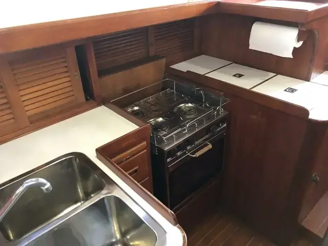 Tayana Mariner 36