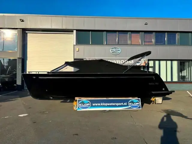 Maxima Boats 730I met Vetus 42 pk Diesel zwart SHOWAANBIEDING