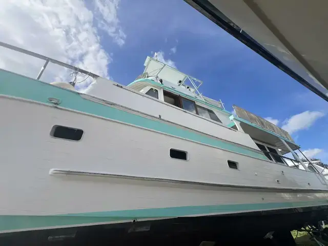 Marine Trader Pilothouse