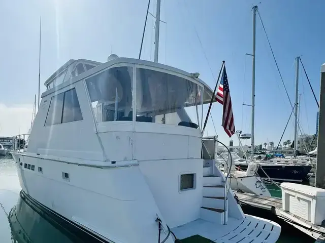 Hatteras Sport Deck Motor Yacht